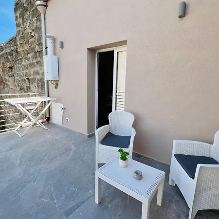 Soevi Apartment Carini